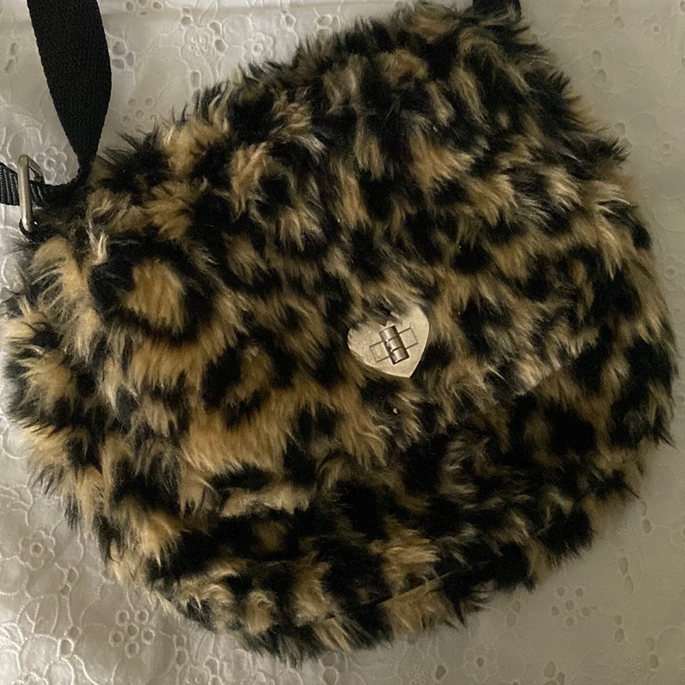 Fuzzy girls purse
